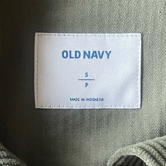Size Small Green Olive Colour Cropped Corduroy Jacket from Old Navy - Picture 7 of 7
